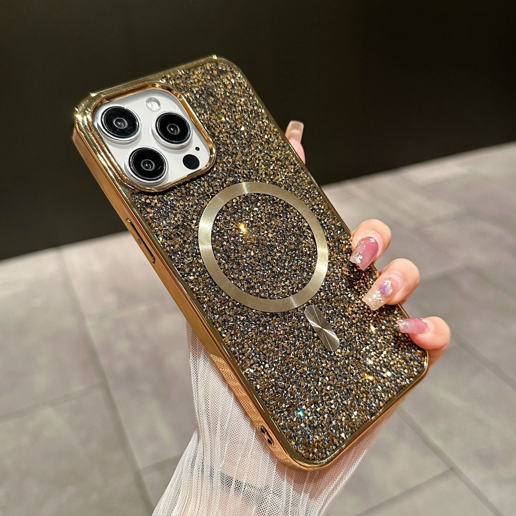 GLOW TAŞLI MAGSAFE KILIF